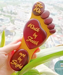 Tranh Gỗ Bàn Chân